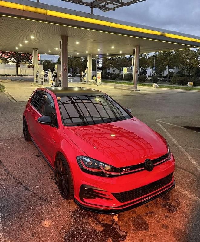 Rot Gebraucht 2020 VW Golf VIII GTI Limousine | € 29.499 (Fairer Preis) - Bild 1/4