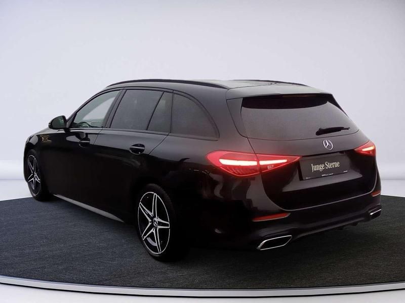 Gebraucht Mercedes C180 AMG line 170 PS (125 kW) 2024 Schwarz Kombi