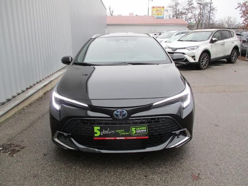 Gebraucht Toyota Corolla Active 98 PS (72 kW) 2024 Schwarz Kombi