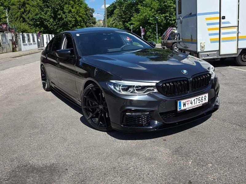 Grau Gebraucht 2017 BMW 530 M Sport Limousine | € 32.500 (Fairer Preis) - Bild 1/4