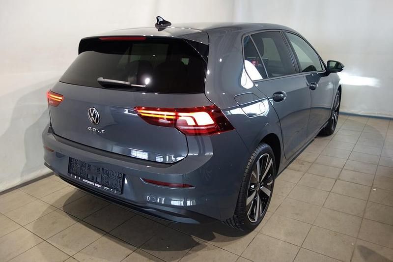 Neu VW Golf VIII 116 PS (85 kW) 2026 Mittelgrau  normal Limousine