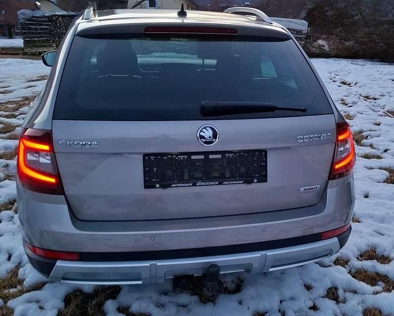 Gebraucht Skoda Octavia Scout 150 PS (110 kW) 2018 Beige Kombi