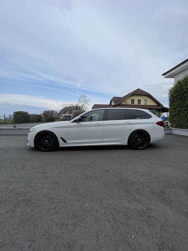 Gebraucht BMW 520 M Sport 190 PS (139 kW) 2020 Kombi