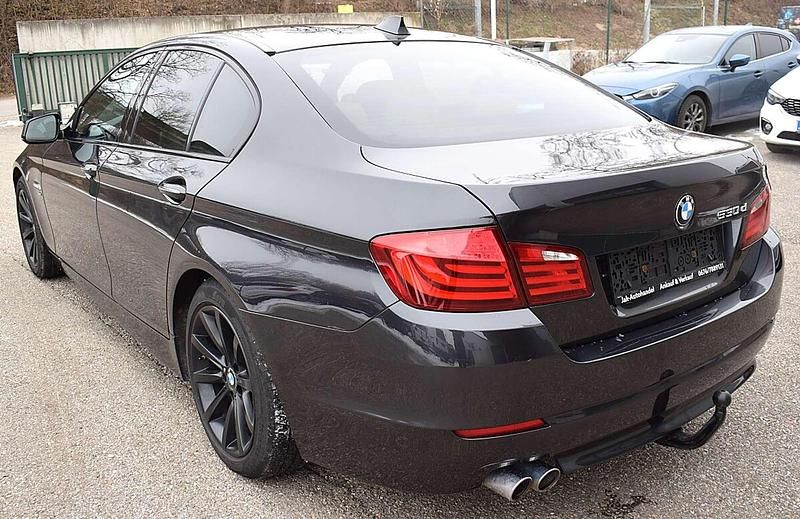 Gebraucht BMW 530 258 PS (189 kW) 2011 Grau Limousine