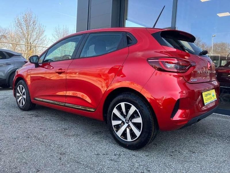 Neu Mitsubishi Colt Invite 65 PS (47 kW) 2025 Rot Limousine