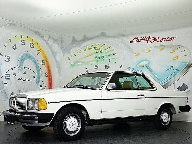Gebraucht Mercedes 300 125 PS (91 kW) 1985 Weiss Coupé