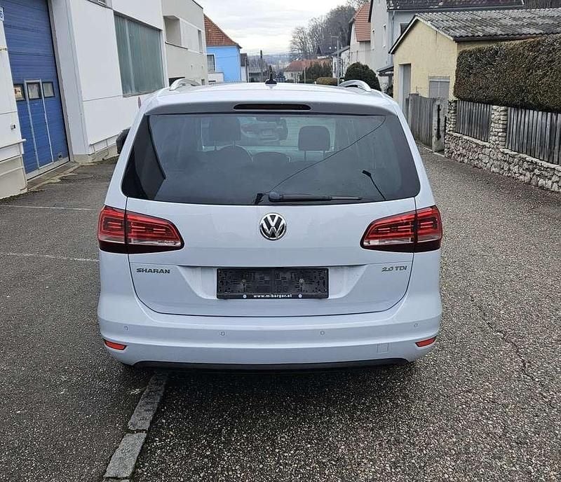 Gebraucht VW Sharan Comfortline 150 PS (110 kW) 2017 Weiß Van / Kleinbus