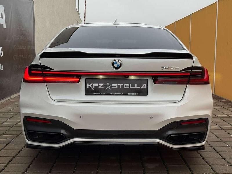Gebraucht BMW 745e M Sport 394 PS (289 kW) 2019 Weiß Limousine