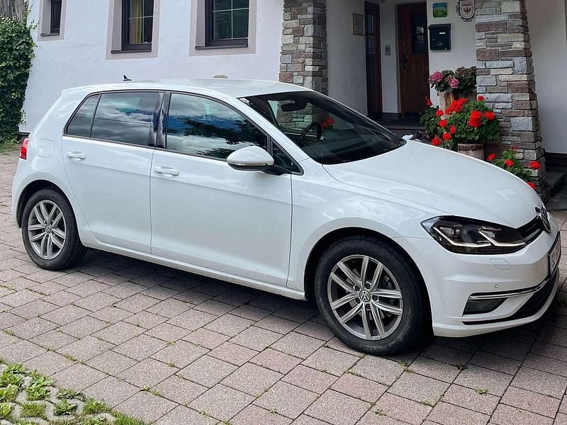 Gebraucht VW Golf VII Comfortline 150 PS (110 kW) 2017 Weiß Limousine