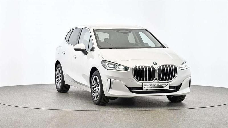 Mineralweiß Gebraucht 2024 BMW 218 Active Tourer Efficient Dynamics Van / Kleinbus | € 33.950 (Guter Preis) - Bild 1/4