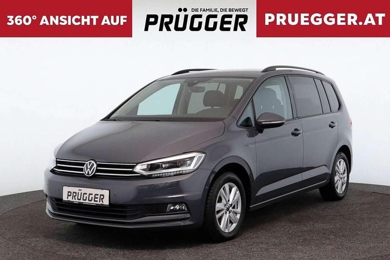 Grau Gebraucht 2022 VW Touran Comfortline Van / Kleinbus | € 26.990 (Etwas zu teuer) - Bild 1/3