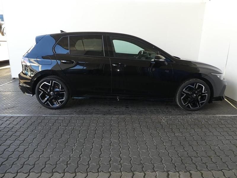 Gebraucht VW Golf VIII Sport 115 PS (84 kW) 2026 Schwarz  metallic Limousine