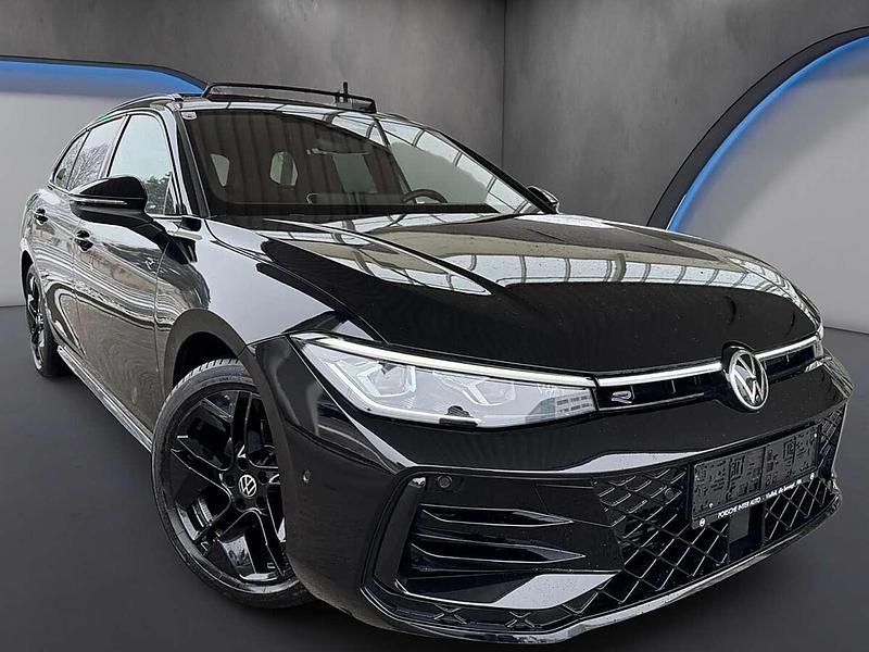 Gebraucht VW Passat R-line 150 PS (110 kW) 2024 Schwarz Kombi