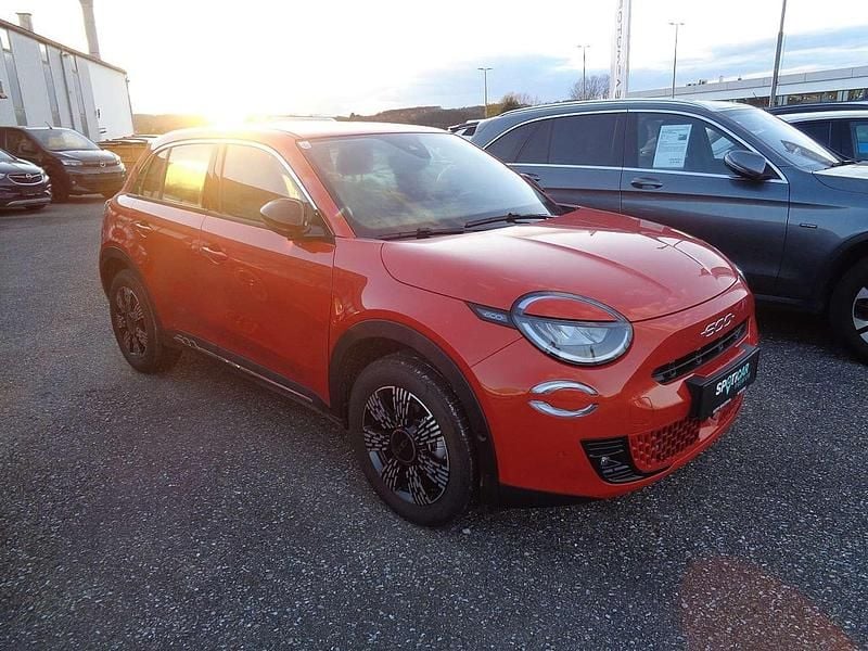 Gebraucht Fiat 600 101 PS (74 kW) 2025 Orange SUV