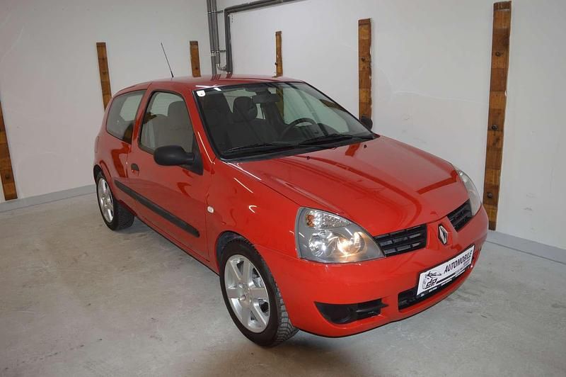 Rot Gebraucht 2007 Renault Clio II Limousine | € 2.790 (Guter Preis) - Bild 1/4