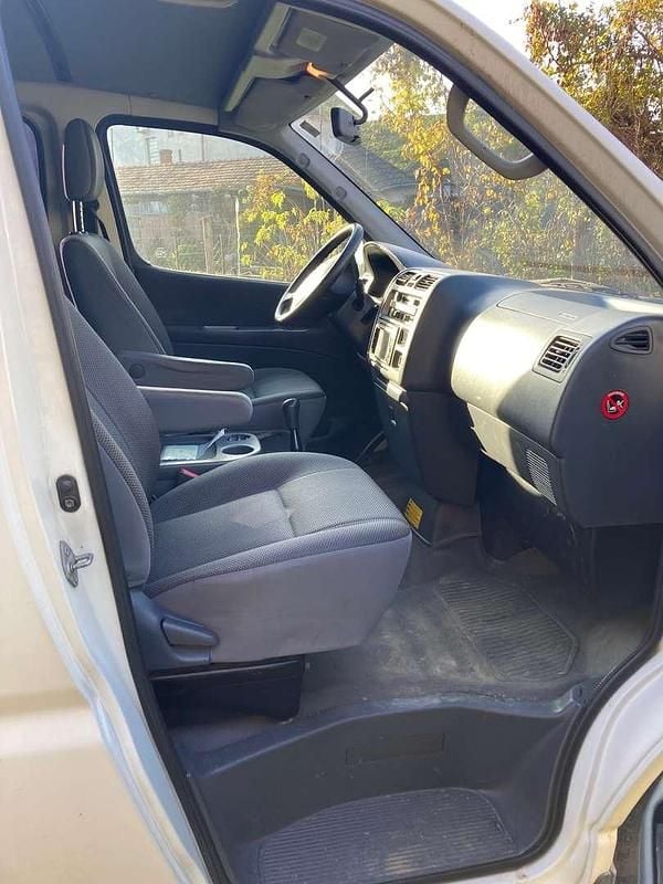 Gebraucht Toyota HiAce 117 PS (86 kW) 2010 Weiß Kombi