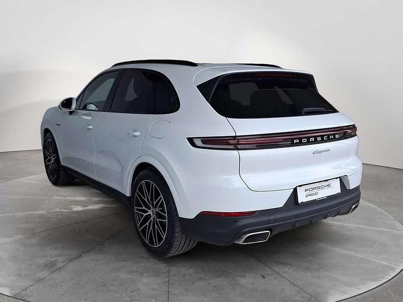 Gebraucht Porsche Cayenne 305 PS (224 kW) 2024 Weiss  metallic SUV