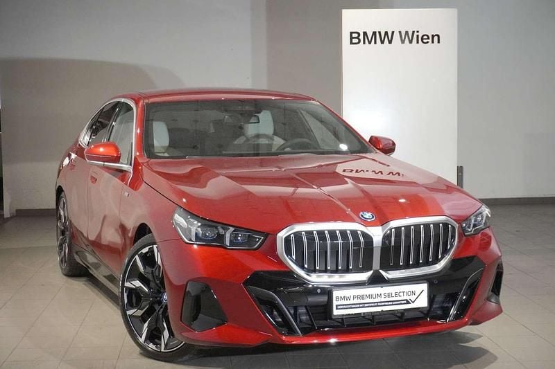 Rot Gebraucht 2024 BMW 530e Efficient Dynamics Limousine | € 58.495 - Bild 1/4