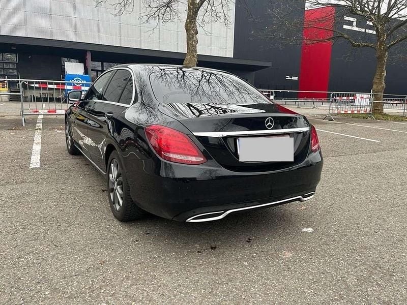 Gebraucht Mercedes C180 Avantgarde 116 PS (85 kW) 2016 Schwarz Limousine