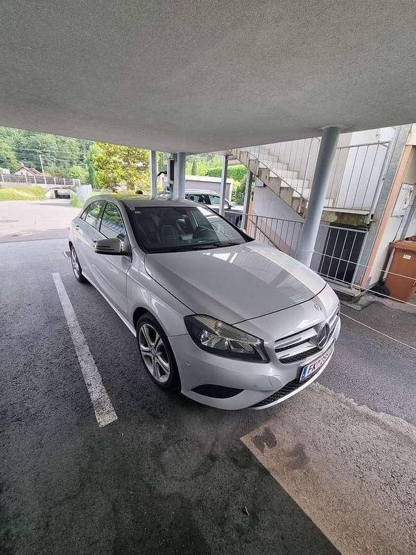 Gebraucht Mercedes 180 110 PS (80 kW) 2014 Limousine