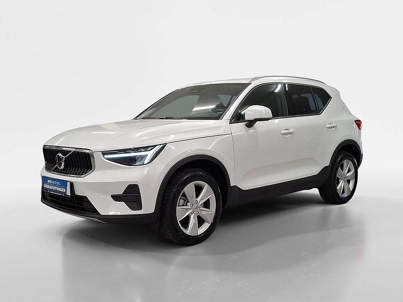 Weiß Gebraucht 2025 Volvo XC40 Core SUV | € 38.990 (Guter Preis) - Bild 1/4