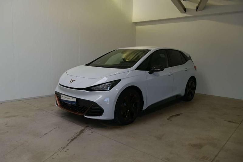 Neu Cupra Born e-Boost 69 kW (95 PS) 2025 Weiss  metallic Kleinwagen