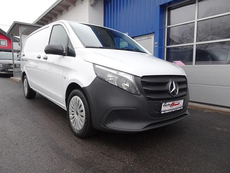 Gebraucht Mercedes Vito 163 PS (119 kW) 2024 Weiß Van