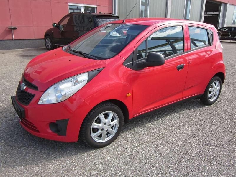 Rot Gebraucht 2011 Chevrolet Spark Kleinwagen | € 3.190 - Bild 1/4