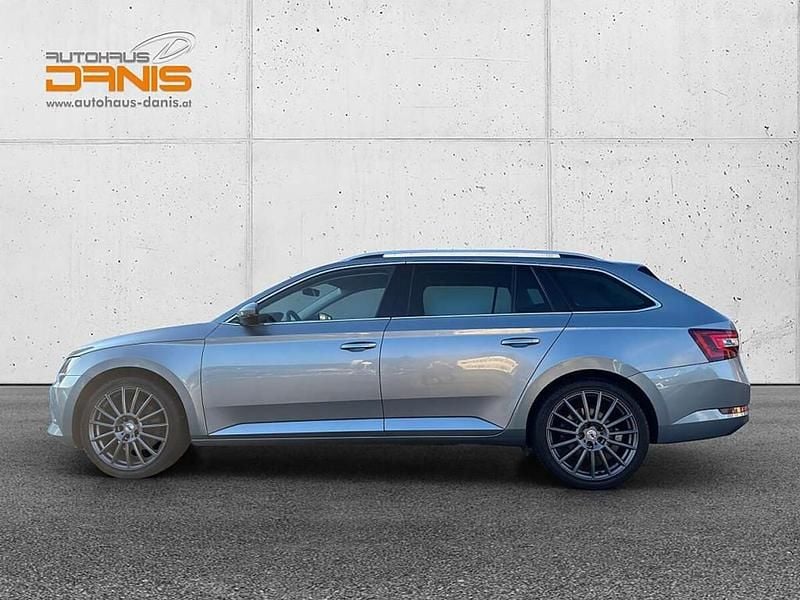 Gebraucht Skoda Superb Style 150 PS (110 kW) 2017 Grau Kombi
