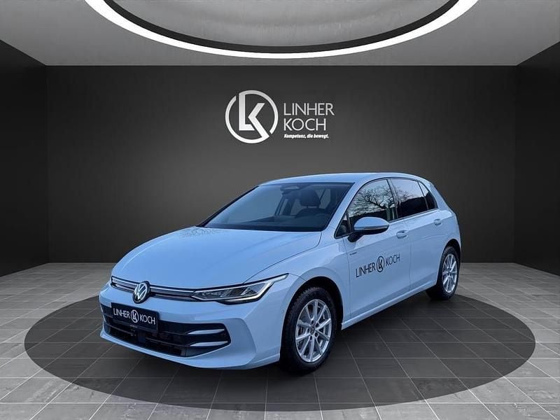 Dunkelblau normal Gebraucht 2026 VW Golf VIII Limousine | € 28.490 (Guter Preis) - Bild 1/4