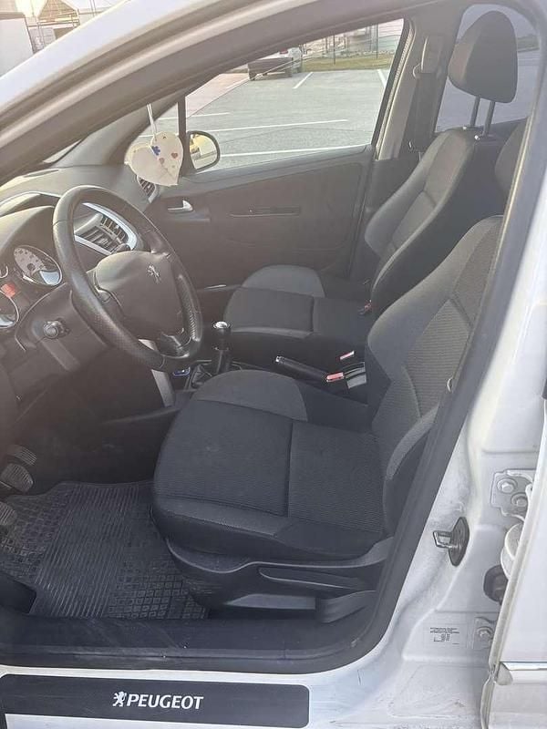 Gebraucht Peugeot 207 73 PS (53 kW) 2012 Limousine