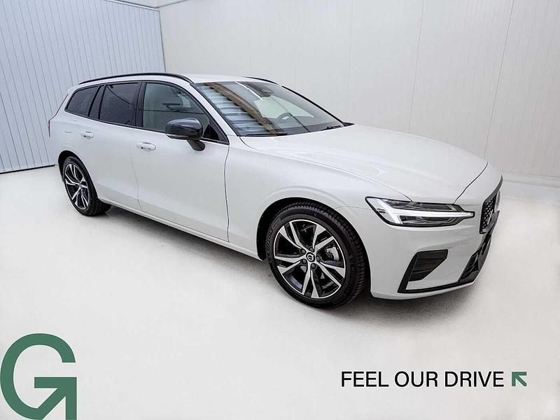 Gebraucht Volvo V60 Plus 197 PS (144 kW) 2023 Weiß Kombi