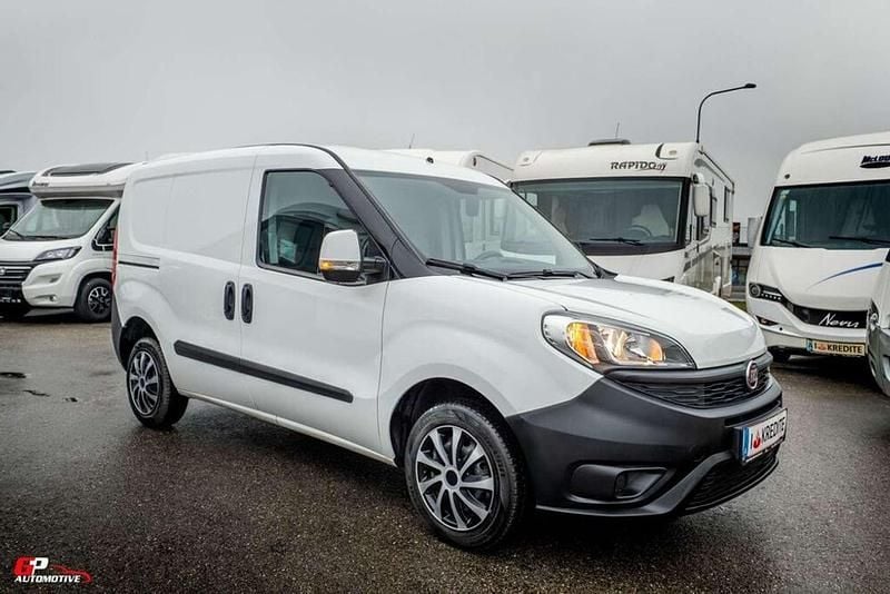 Gebraucht Fiat Doblò 95 PS (69 kW) 2017 Weiß Van / Kleinbus