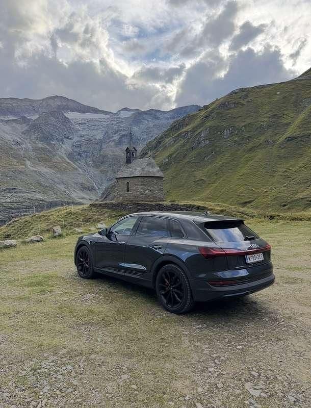 Gebraucht Audi e-tron Business 300 kW (408 PS) 2021 SUV