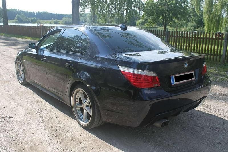 Gebraucht BMW 550 367 PS (269 kW) 2007 Schwarz Limousine