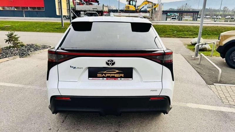 Gebraucht Toyota bZ4X 160 kW (218 PS) 2025 Weiß SUV
