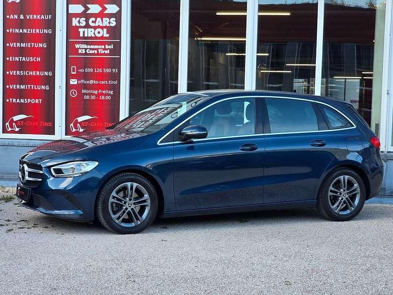 Blau Gebraucht 2019 Mercedes 200 Limousine | € 21.800 (Superpreis) - Bild 1/4