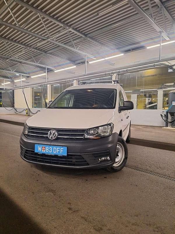 Gebraucht VW Caddy 75 PS (55 kW) 2018 Weiß Van / Kleinbus