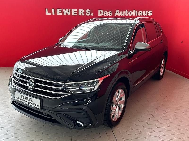Schwarz metallic Gebraucht 2025 VW Tiguan Allspace Life SUV | € 38.800 (Fairer Preis) - Bild 1/4