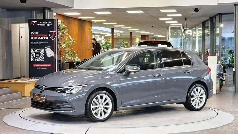 Gebraucht VW Golf VIII 90 PS (66 kW) 2020 Grau Limousine