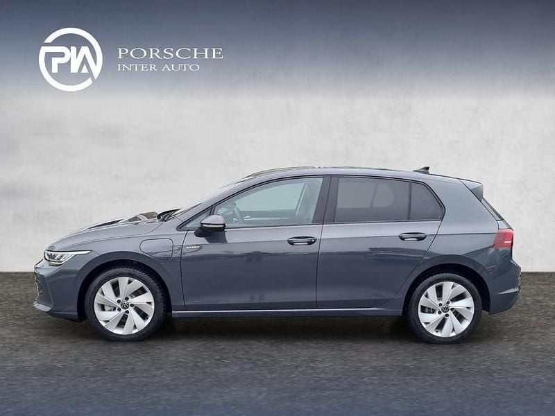 Gebraucht VW Golf VIII 150 PS (110 kW) 2026 Mittelgrau  metallic