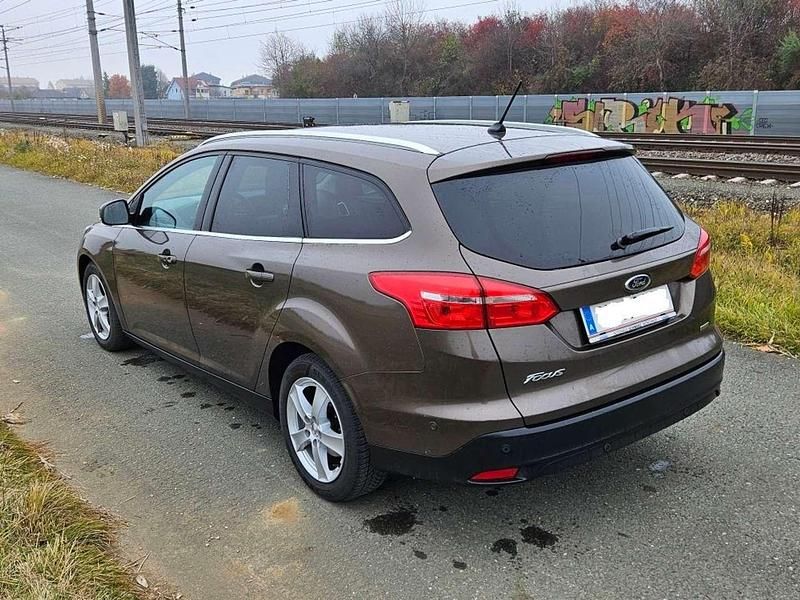 Gebraucht Ford Focus Titanium 125 PS (91 kW) 2018 Braun Kombi