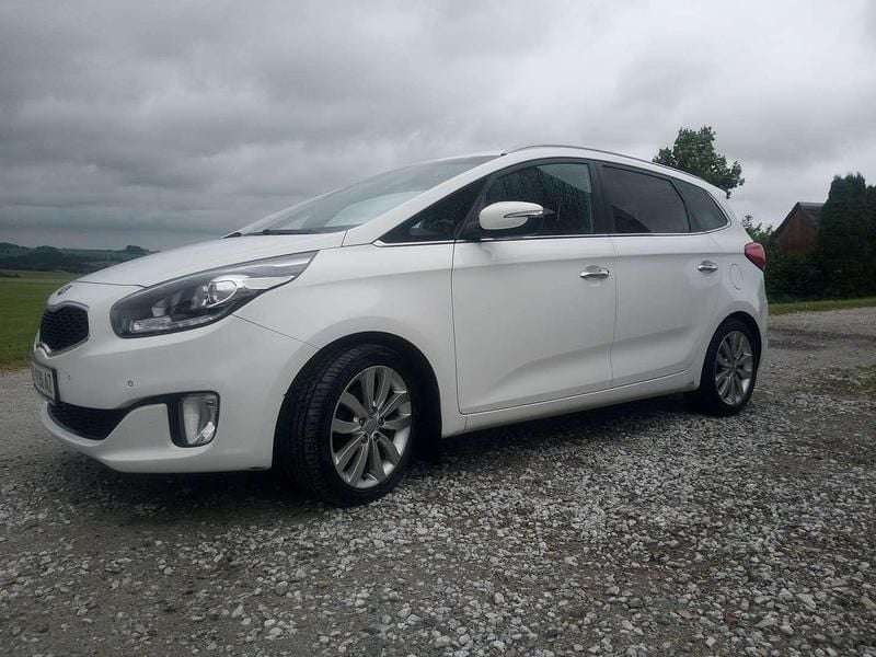 Weiß Gebraucht 2013 Kia Carens Active Van / Kleinbus | € 6.500 - Bild 1/4