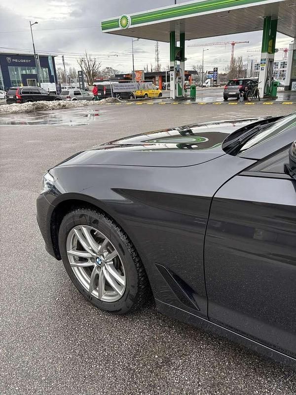 Gebraucht BMW 520 Sport Line 190 PS (139 kW) 2019 Grau Limousine