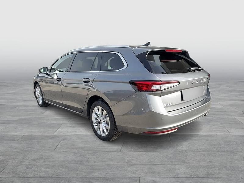 Gebraucht Skoda Superb Selection 150 PS (110 kW) 2025 Mittelgrau  metallic Kombi