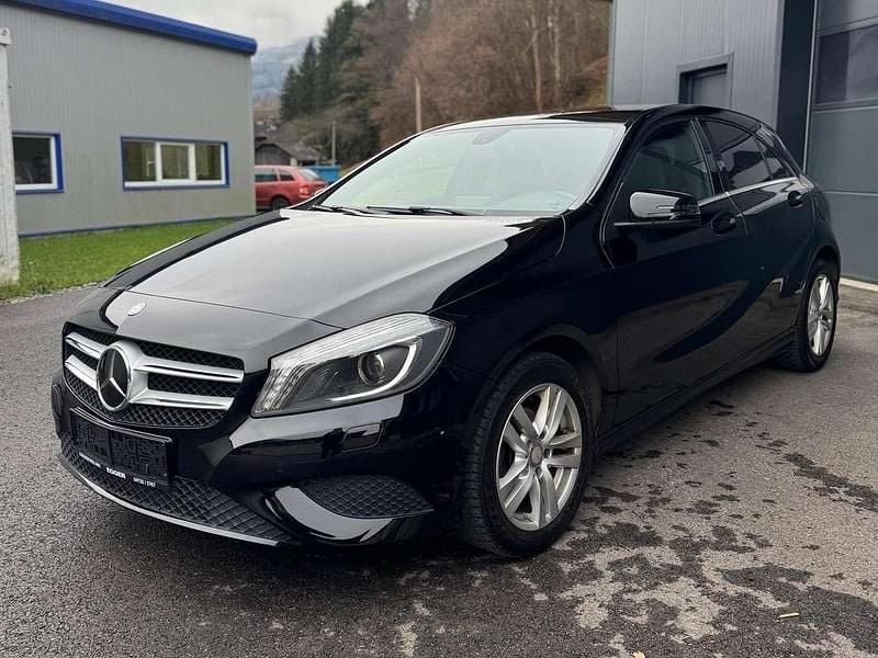 Gebraucht Mercedes A180 109 PS (80 kW) 2014 Schwarz Limousine