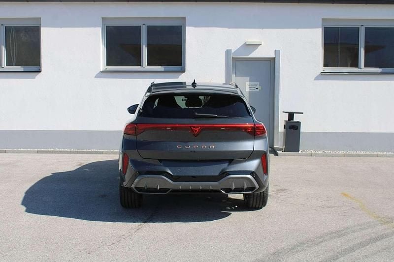 Neu Cupra Terramar 204 PS (150 kW) 2025 Dunkelgrau  metallic SUV