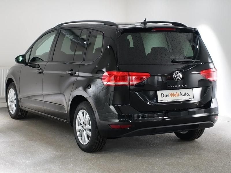 Neu VW Touran Life 122 PS (89 kW) 2025 Schwarz  metallic Van / Kleinbus