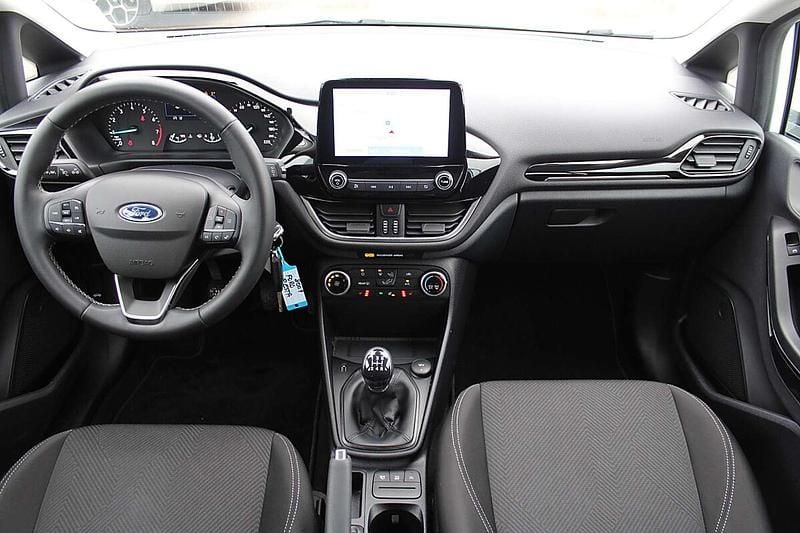 Gebraucht Ford Fiesta Cool & Connect 75 PS (55 kW) 2022 Weiß Kleinwagen