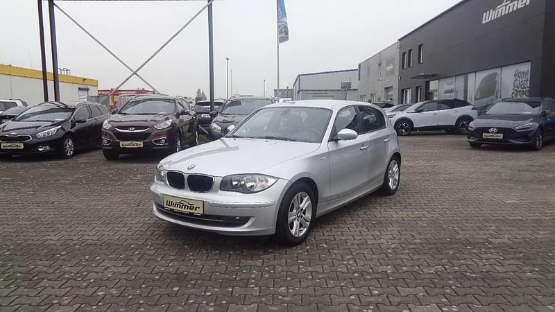 Silber Gebraucht 2009 BMW 118 Kleinwagen | € 6.980 (Etwas zu teuer) - Bild 1/4
